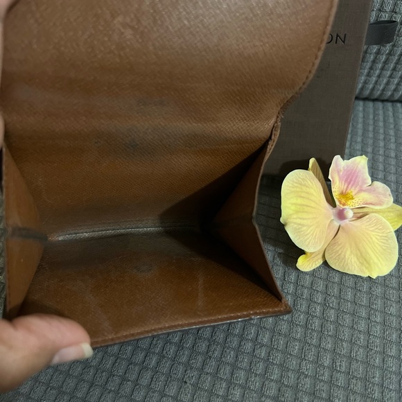 Preloved Louis Vuitton monogram wallet w/ dust bag and box - Picture 8 of 15